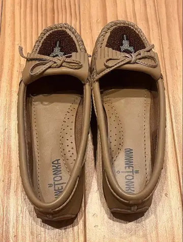 Minnetonka 베이지 모카신