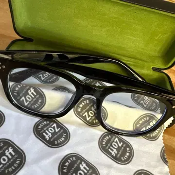 Zoff 블랙 안경 케이스 포함