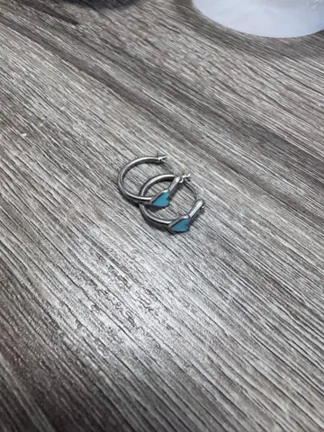 puravida 하트 모양 참 후프 귀걸이 론 헤르만