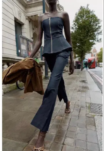 ZARA 플레어 데님 팬츠 대비 스티치