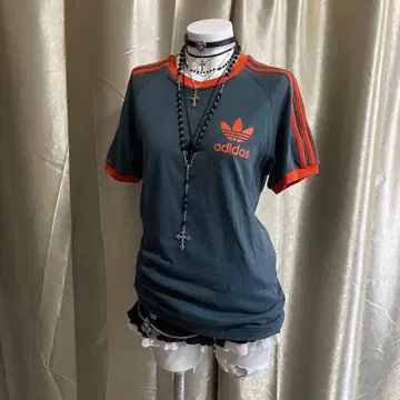 adidas 반팔 티셔츠 로고 archive 헤이세이 갸루 y2k