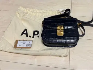 최종 가격 인하 A.P.C 숄더백