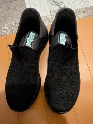 SKECHERS Slip-Ins 블랙 스니커즈