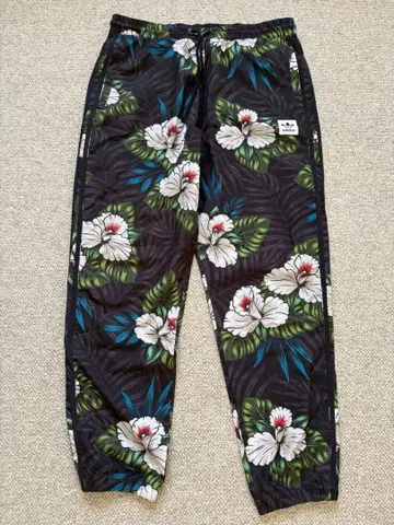 adidas 플라워 프린트 저리 팬츠 보타니컬 블랙