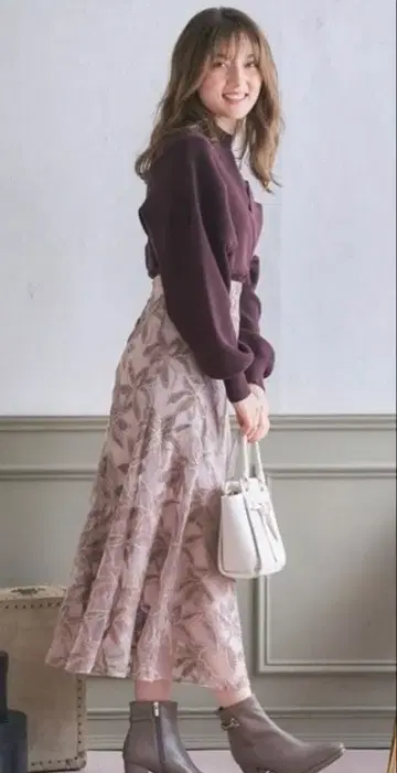 노엘라 몰 자수 스커트 자수 플레어 스커트