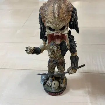 프레데터 피규어 약 15cm