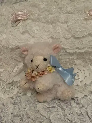 핑크하우스 양 봉제 인형 코사지 브로치