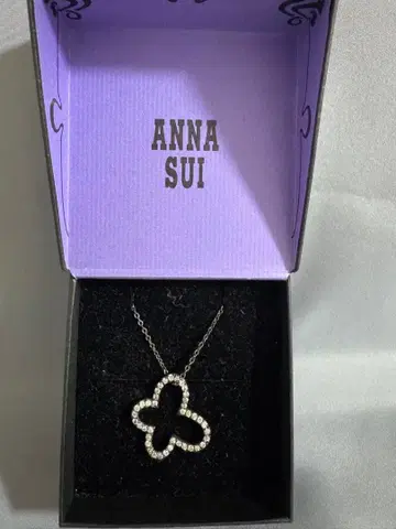 ANNA SUI 나비 모양 목걸이