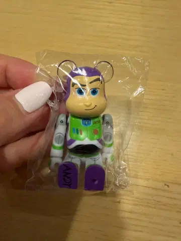 베어브릭 토이스토리 버즈