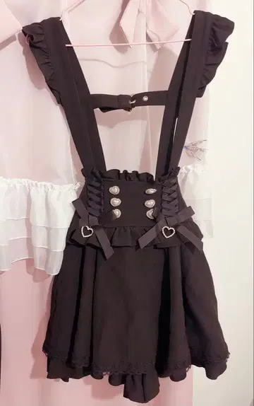 LIZLISA 블랙 프릴 서스펜더 스커트