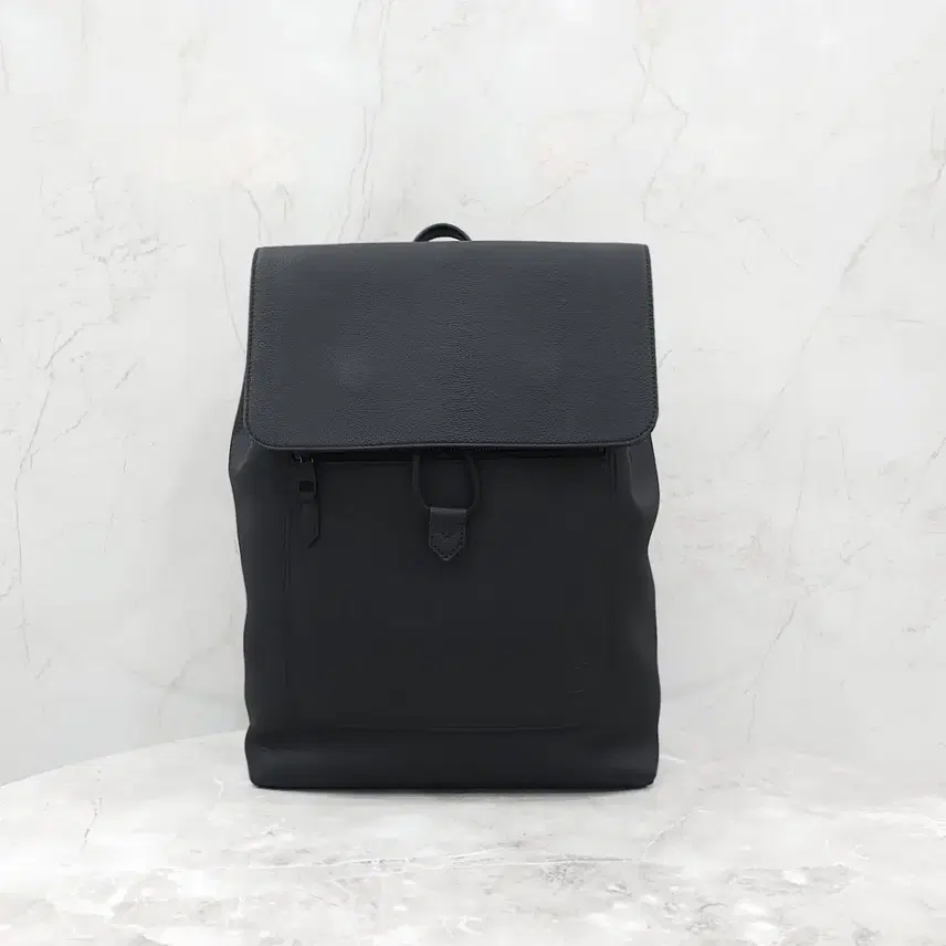 루이비통 LV 패스트라인 레더 백팩 M15262 사진 1