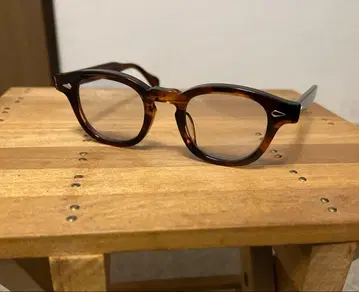 JULIUS TART OPTICAL AR 44-22 Demi-Amber