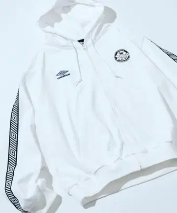 [ 완판템 새상품 ] UMBRO x Aooo 지퍼 후드티 파카 M