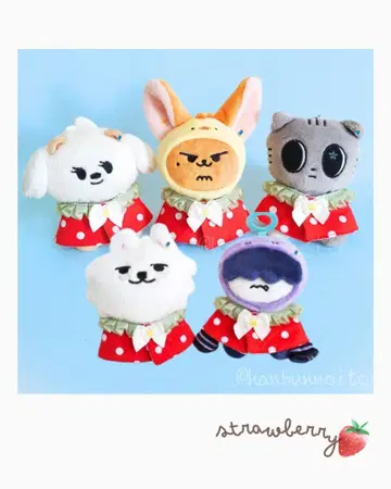 TXT 뿔바투 키링 봉제인형 옷 딸기 프릴 케이프