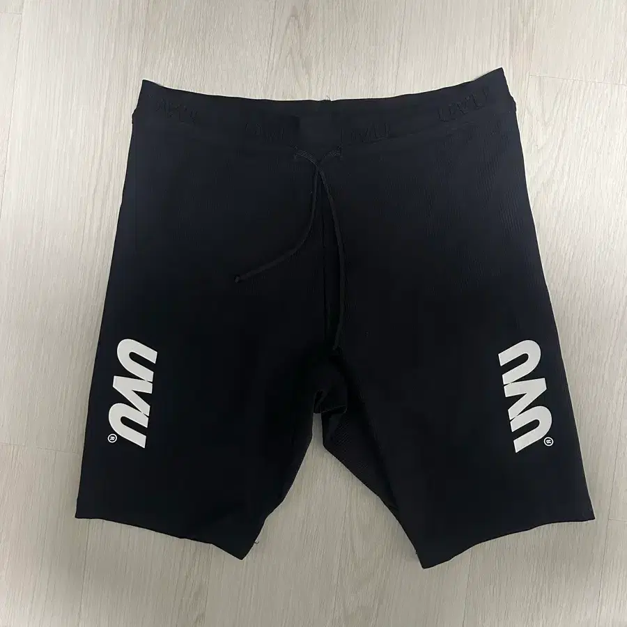 UVU HALF TIGHT 2.0 - M size for sale! #uvu,#uvu타이즈,#러닝,#러닝