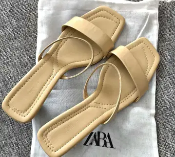 [ 거의 새상품 ] ZARA 우드힐 가죽 샌들 38 (24.5CM)