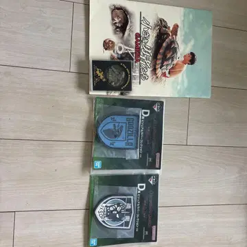 GAMERA 기념 메달과 제일복권 고질라 D상 세트
