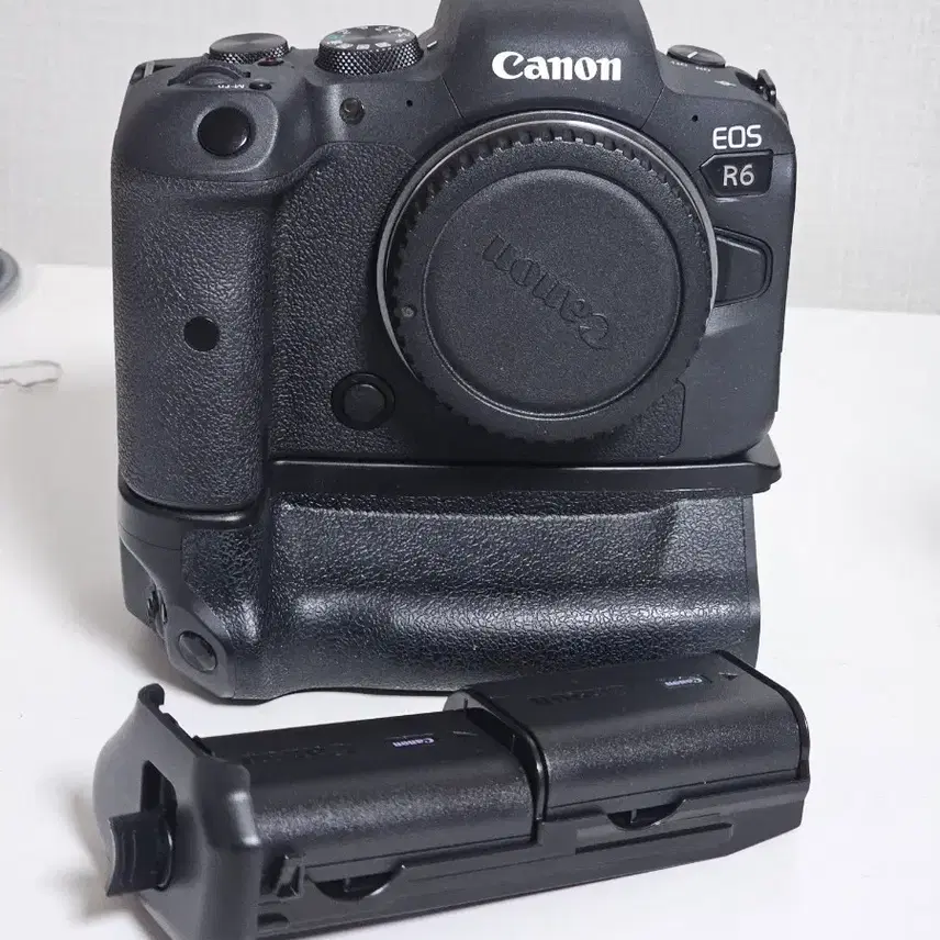 캐논 EOS R6 바디 + 배터리 그립