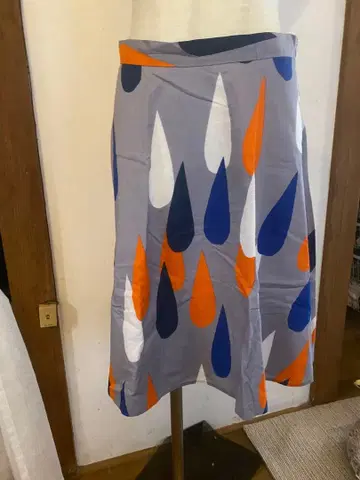 마리메꼬 marimekko 피사로이 플레어 스커트 36 그레이 물방울