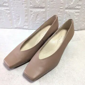 미사용급 리갈 스퀘어토 펌프스 가죽 베이지 23.5cm