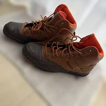 Reebok 하이컷 스니커즈 브라운/오렌지