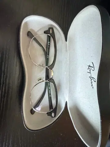레이밴 블랙 크라운 안경 케이스 포함