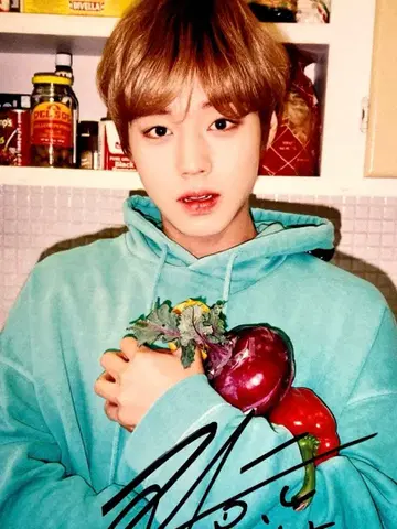 세일 중 - 박지훈 친필 사인 특대형 사진 - Wanna One