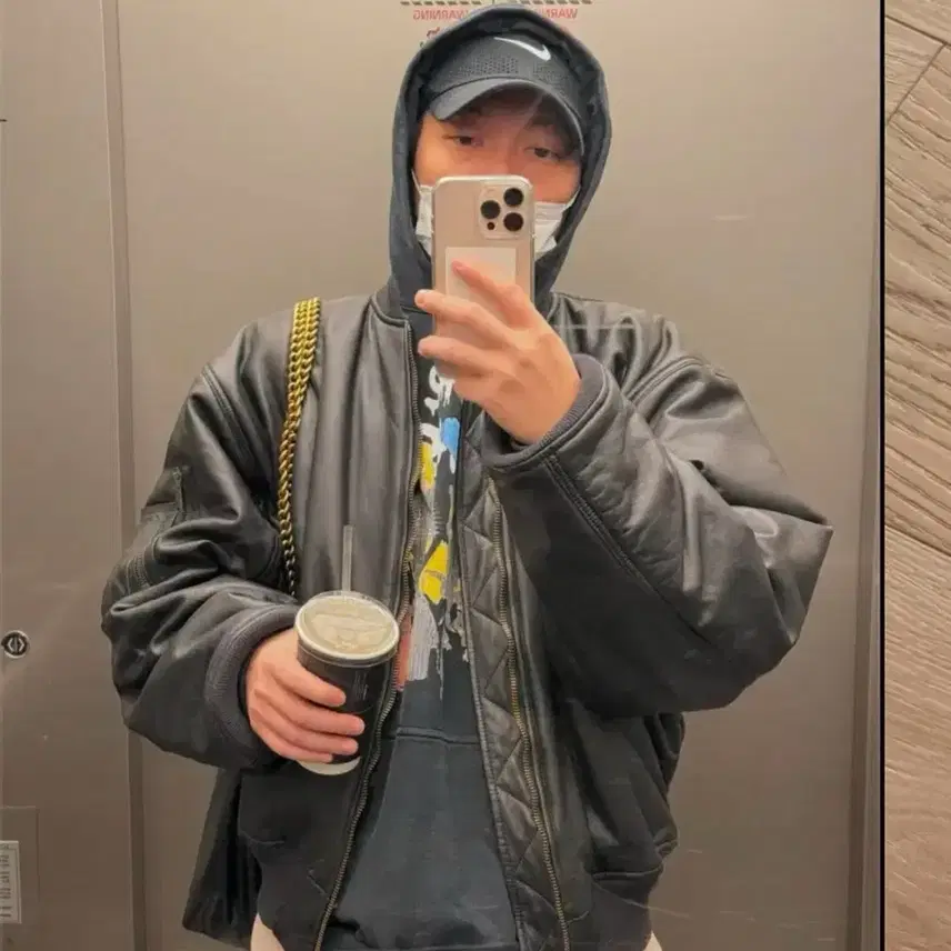 발렌시아가 레더 자켓 사진 2