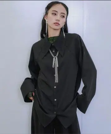[ HARE/완판템 ] 빅 칼라 자수 셔츠