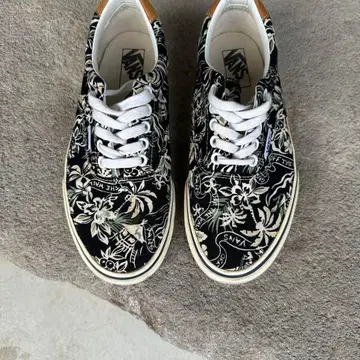 VANS 꽃무늬 캔버스 스니커즈