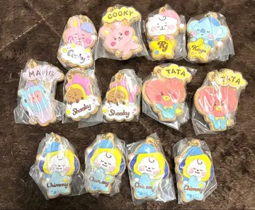BTS BT21 쿠키 참 코트 13개 4