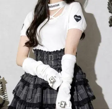 NOEMIE 노에미 4WAY 하트 와펜 암워머 티셔츠 지뢰