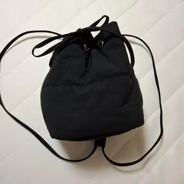 룩 캐스트 나일론 드로우 스트링 백