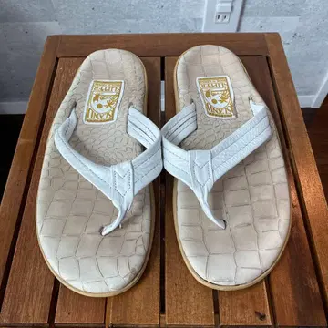 ISLAND SLIPPER 화이트 샌들