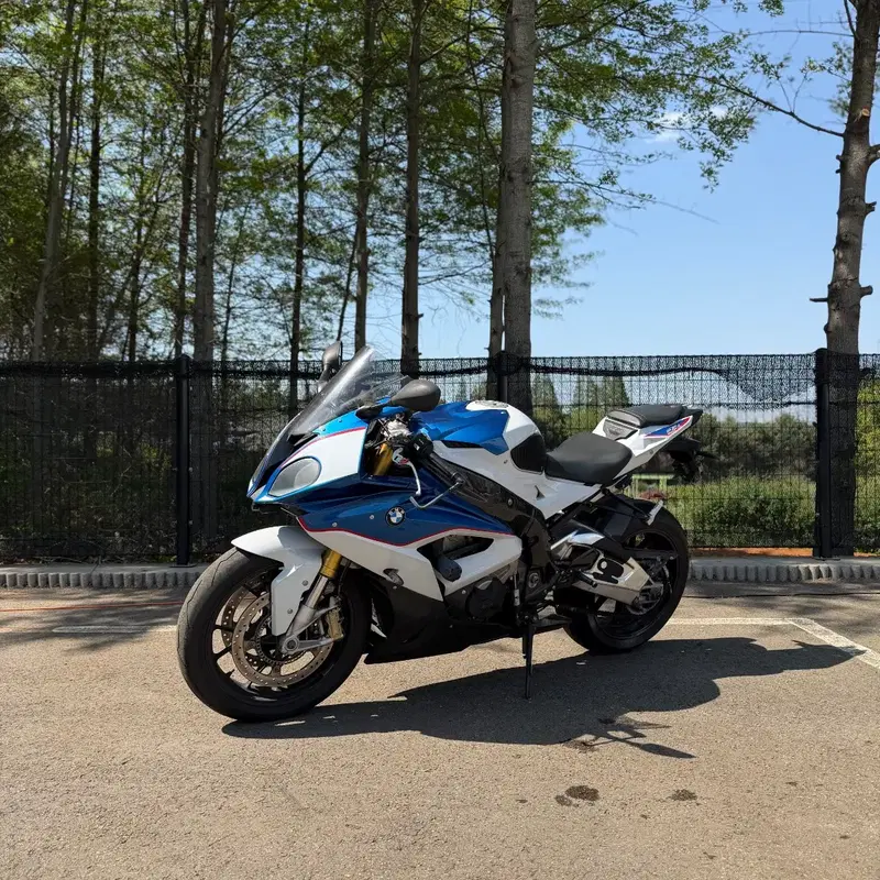 BMW S1000RR 오토바이 화이트/블루