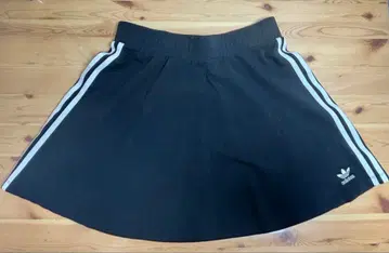 adidas 블랙 미니 스커트 3 라인