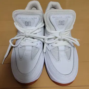 DCShoes 화이트 스니커즈