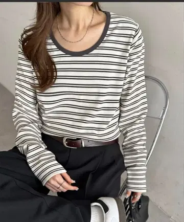 Discort 리브 U넥 롱 슬리브