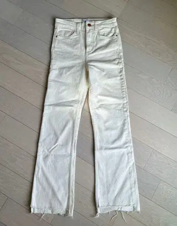 ZARA 아이보리 부츠컷 데님 32