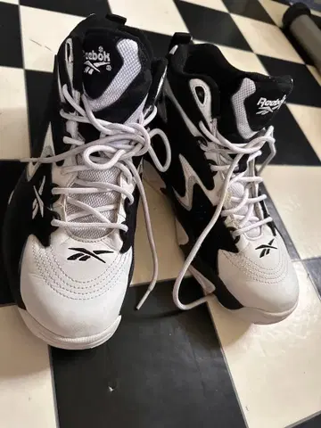 리복 메비우스 REEBOK MOBIUS 26.5cm 스니커즈