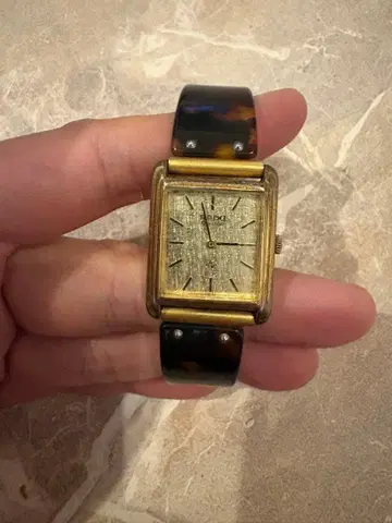 RADO 스퀘어 시계 골드/토터스