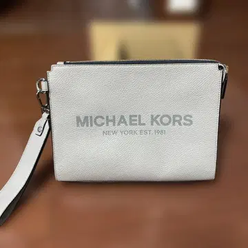 MICHAEL KORS 화이트 클러치백