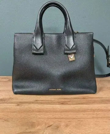 MICHAEL KORS 블랙 숄더백