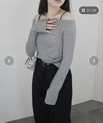 오프숄더 그레이 리브 긴팔 상의