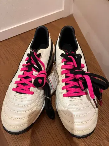 Puma RESERVA 축구화 화이트/블랙/핑크 25cm