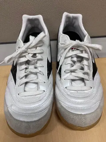 미즈노 모렐리아 IN 풋살화 실내용 27cm