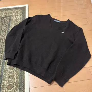 LACOSTE 다크 브라운 V넥 스웨터