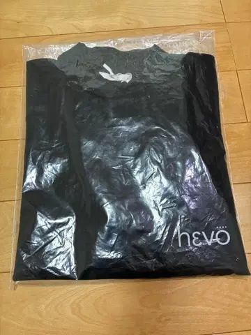 [ 미사용 새상품 ] hevo 블랙 모크넥 T셔츠