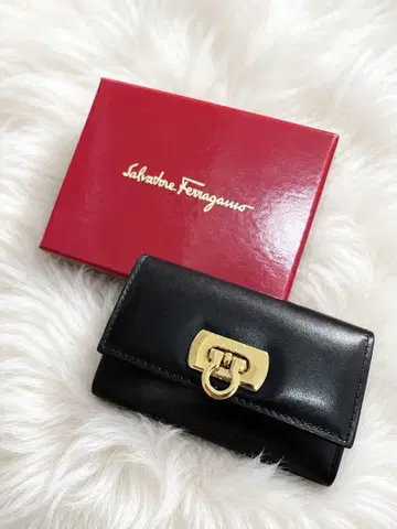 외관 새상품급 Salvatore Ferragamo 블랙 키케이스 페라가모