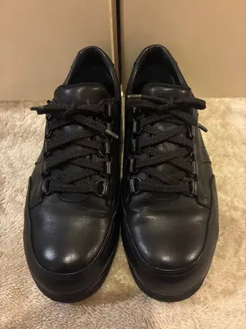 새상품급 caravan vibram 가죽 스니커즈 블랙 25 비브람